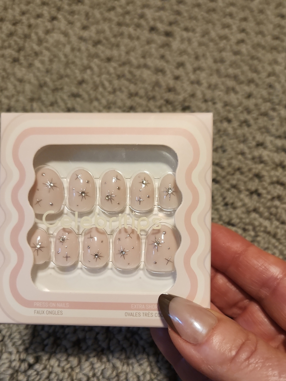 Celebritips NIB Nude Pink Press-On Nails with Star Accents